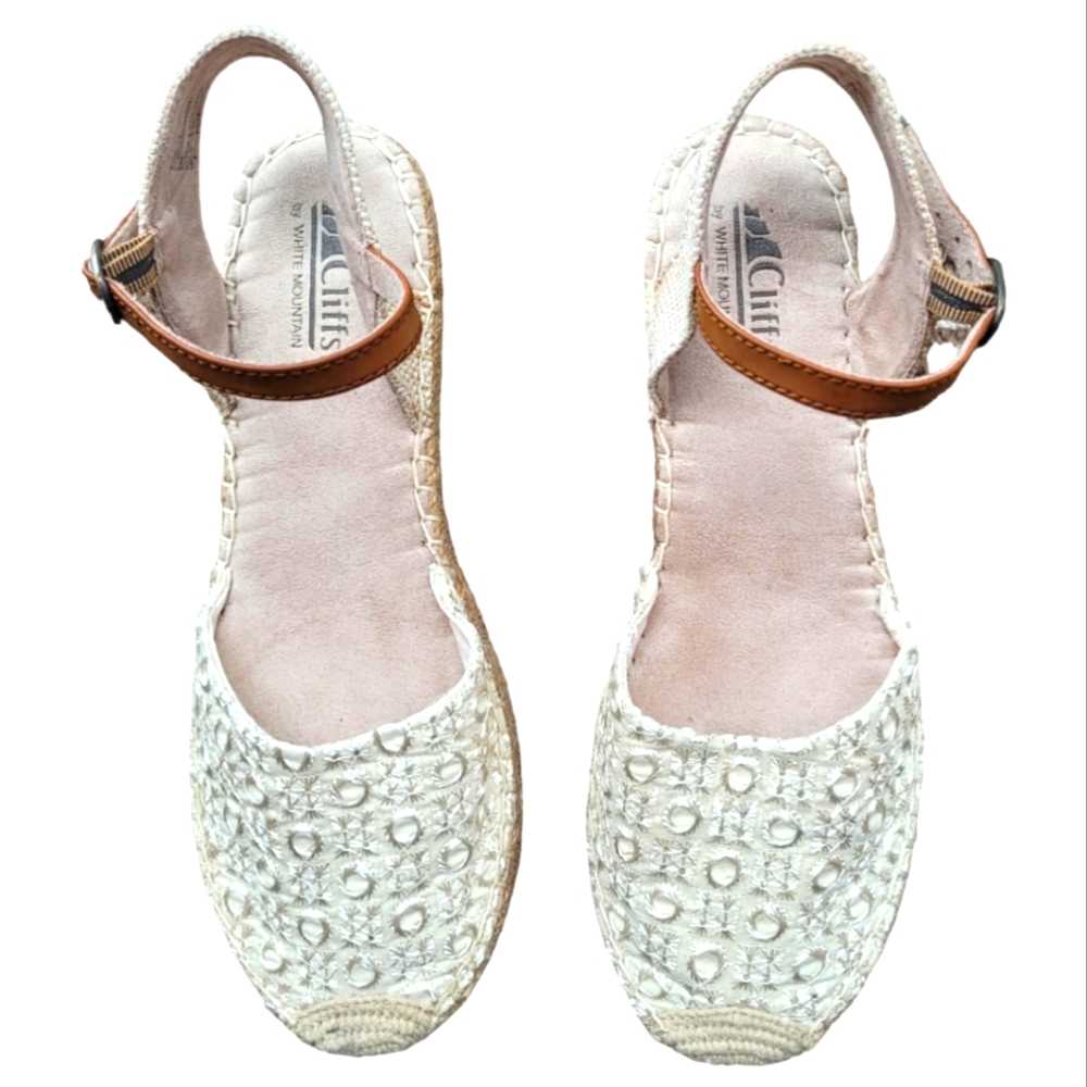 Cliff by White Mountain EspadrillesSize: 9 |Pre-Owned In Excellent Condition.